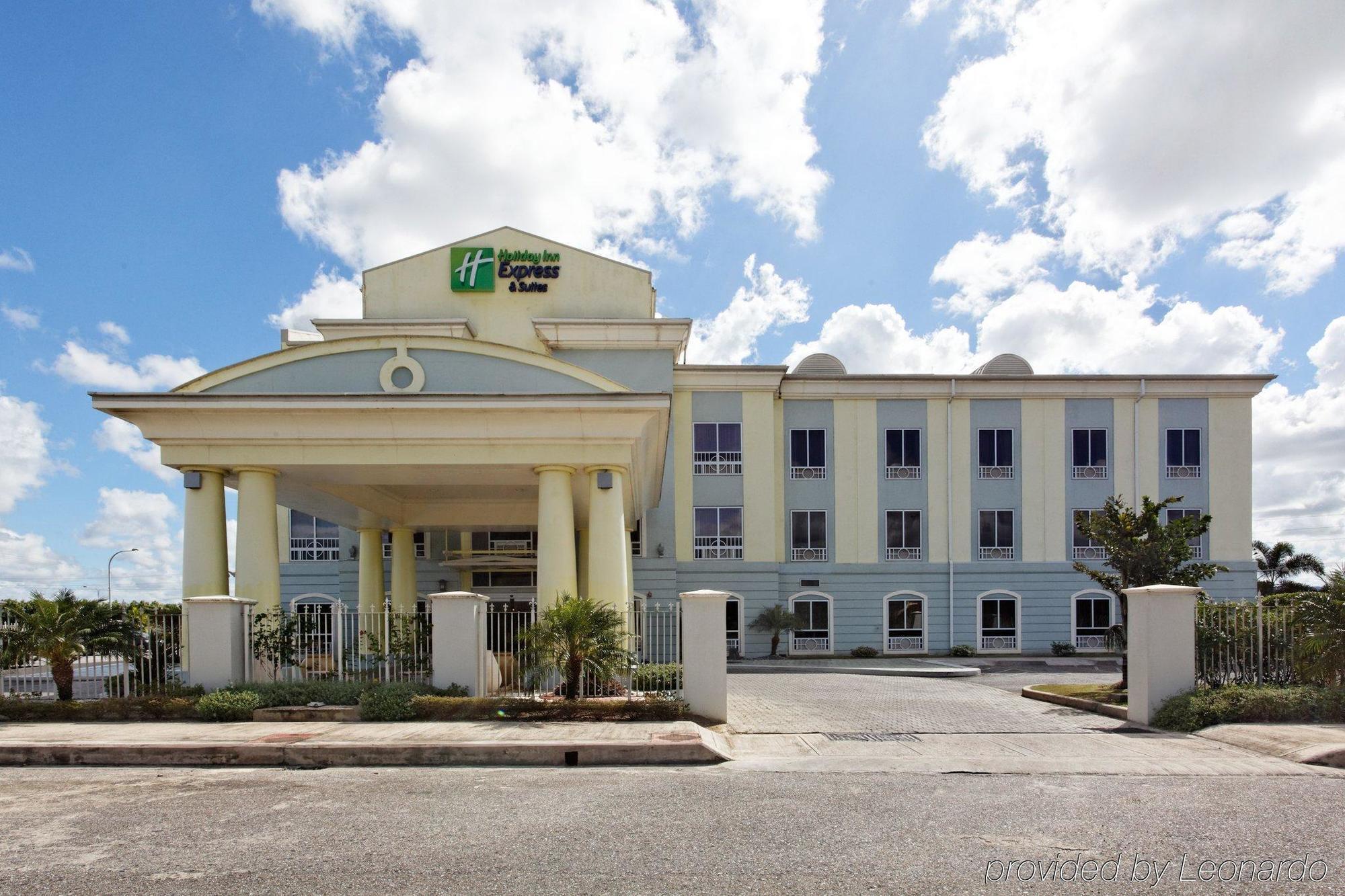 Holiday Inn Express Trincity, An Ihg Hotel Piarco Comodidades foto